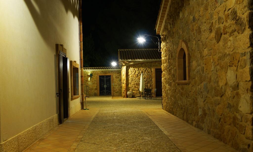Agriturismo Feudo Muxarello Aragona Bagian luar foto