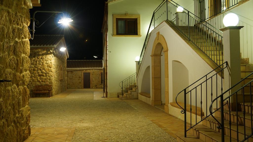 Agriturismo Feudo Muxarello Aragona Bagian luar foto