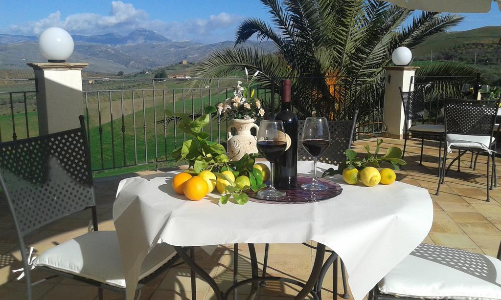 Agriturismo Feudo Muxarello Aragona Bagian luar foto