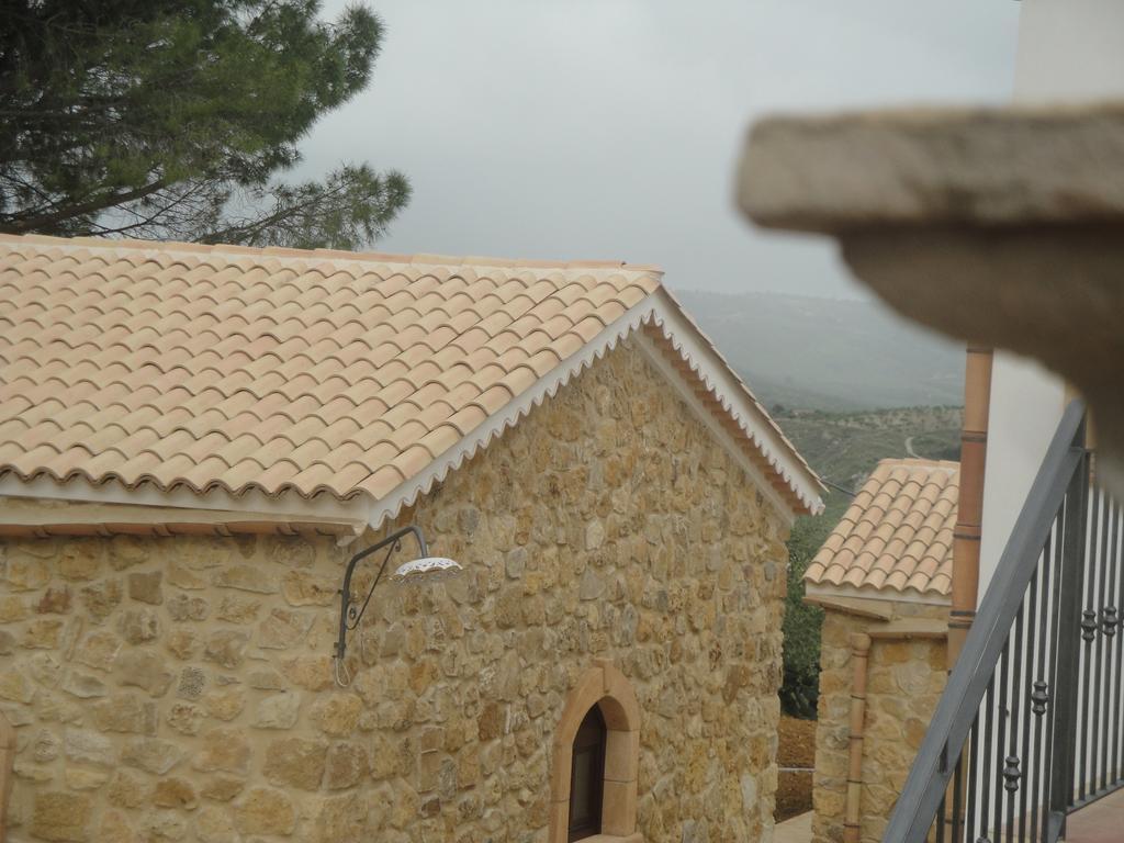 Agriturismo Feudo Muxarello Aragona Bagian luar foto
