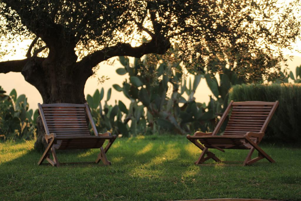 Agriturismo Feudo Muxarello Aragona Bagian luar foto