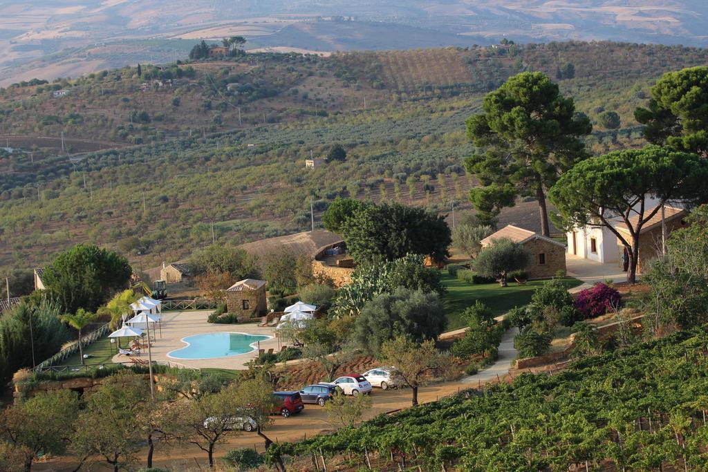 Agriturismo Feudo Muxarello Aragona Bagian luar foto
