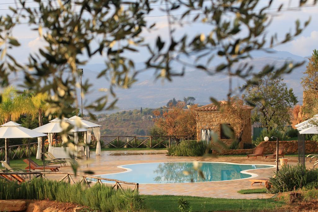 Agriturismo Feudo Muxarello Aragona Bagian luar foto