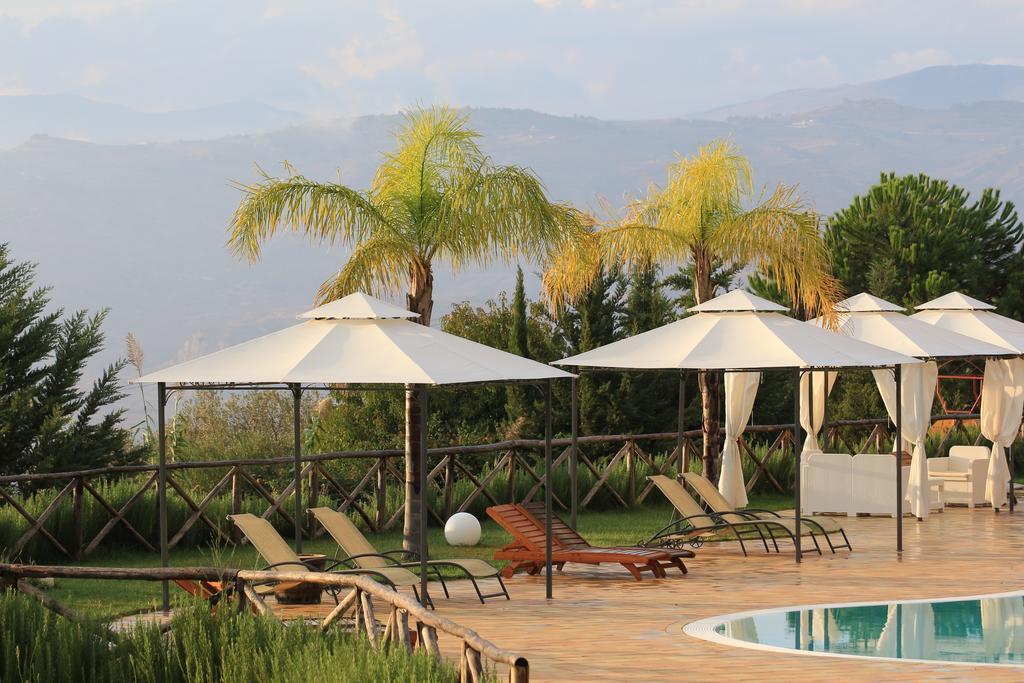 Agriturismo Feudo Muxarello Aragona Bagian luar foto